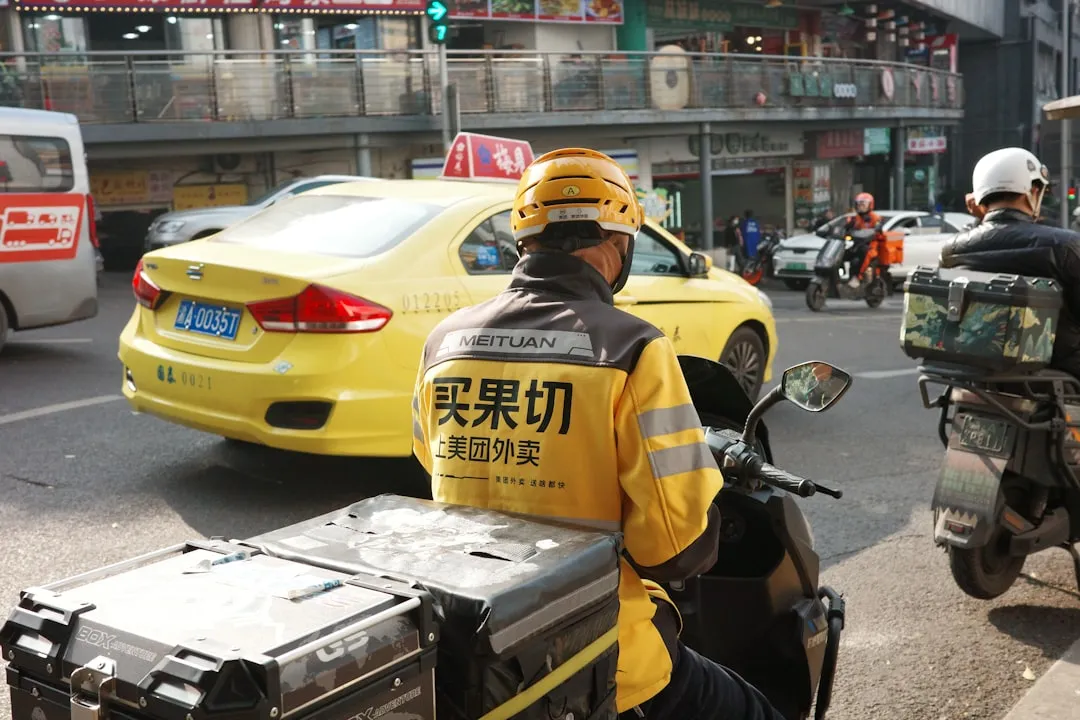 湖南办公家具选购指南：如何根据企业需求匹配会议桌椅与文件柜