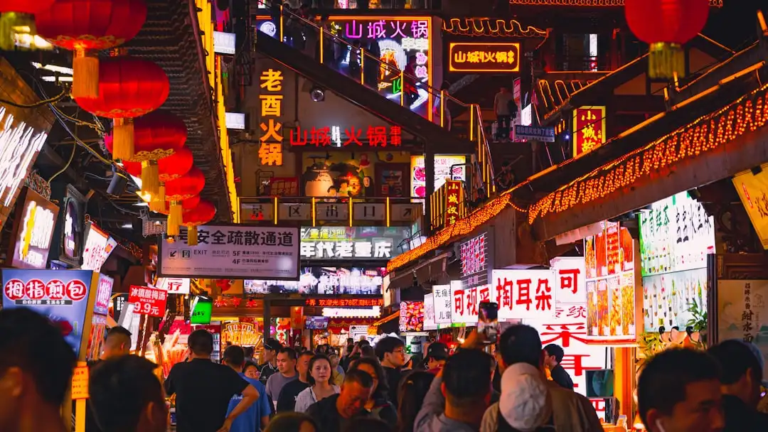 长沙办公家具选购指南：德奥家具解析会议桌椅与文件柜配置要点